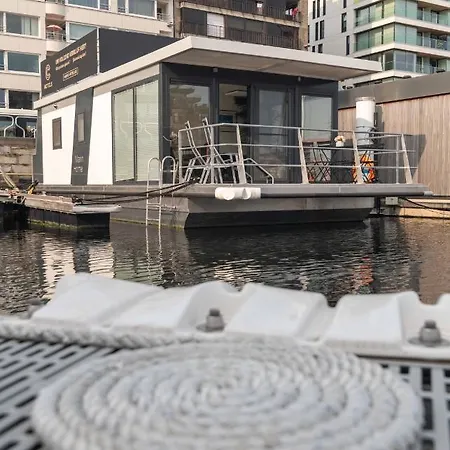 Houseboat-oostende بوتيل